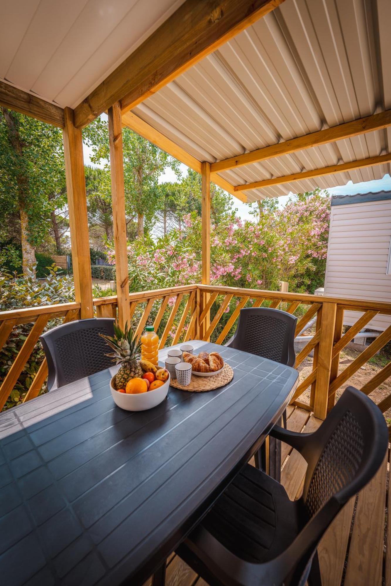 Camping Le Roucan West فيا المظهر الخارجي الصورة
