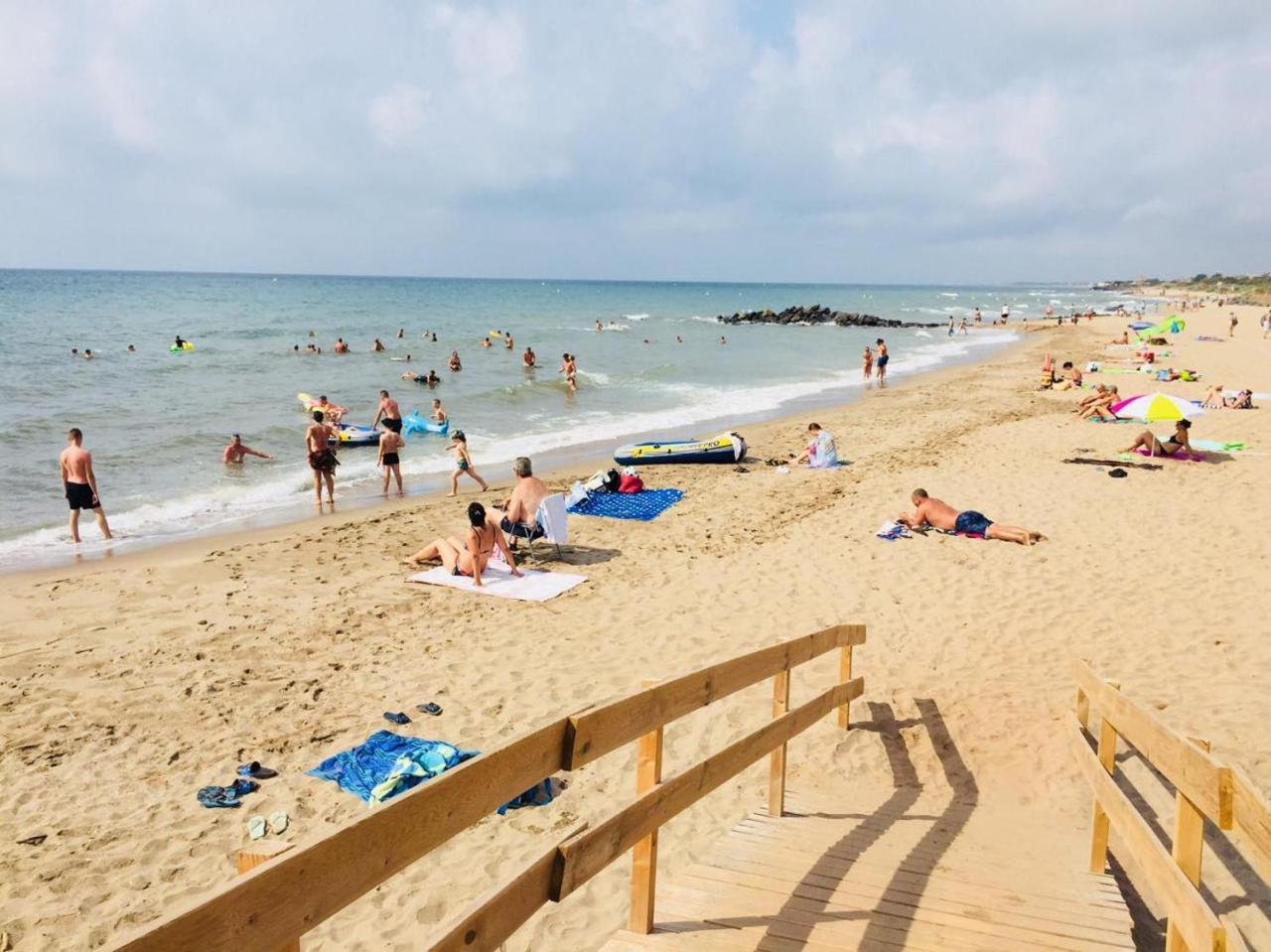 Camping Le Roucan West فيا المظهر الخارجي الصورة